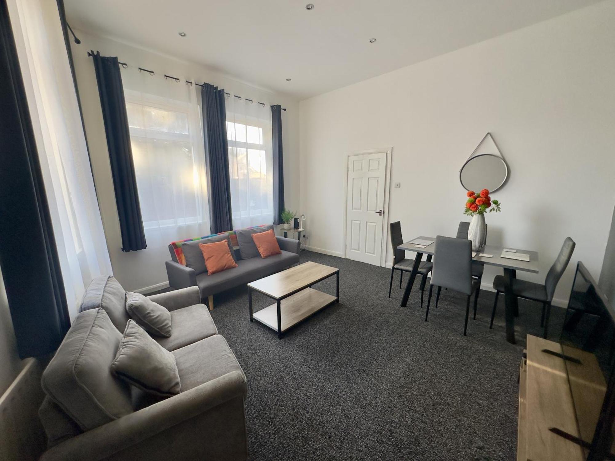 Large Ground Floor Apartment - South Shields - 3 Minutes From South Tyneside Hospital, 8 Minutes From Beach ภายนอก รูปภาพ